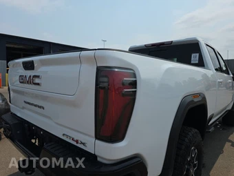2024 GMC Sierra 2500HD AT4X Crew Cab Medium Bed - miniatura 4