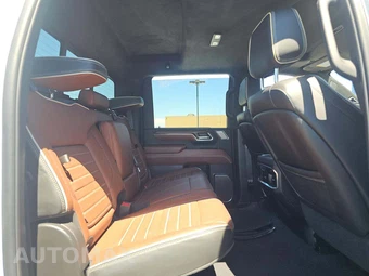 2024 GMC Sierra 2500HD Denali Ultimate Crew Cab Medium Bed - miniatura 16