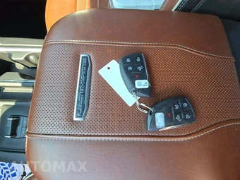 2024 GMC Sierra 3500 Denali HD Ultimate Crew Cab Medium Bed - miniatura 8