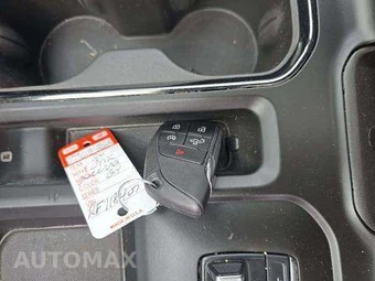 2024 GMC Sierra 3500HD AT4 Crew Cab Medium Bed 4SB - miniatura 8