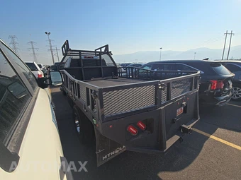 2024 GMC Sierra 3500HD Cab Chassis SLE Regular Cab 3SA DRW - miniatura 6