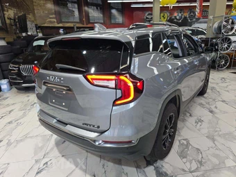 2024 GMC Terrain AT4 4SC - miniatura 3