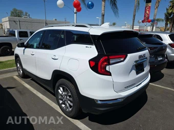 2024 GMC Terrain SLT 4SA - miniatura 2