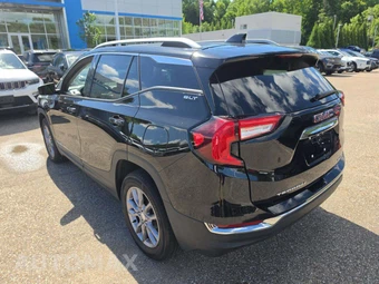 2024 GMC Terrain SLT 4SA - miniatura 2