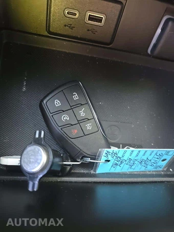2024 GMC Yukon AT4 4SB - miniatura 8