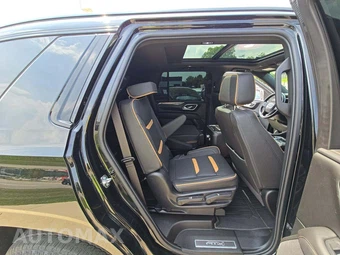2024 GMC Yukon AT4 4SB - miniatura 17