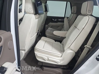2024 GMC Yukon Denali - miniatura 13