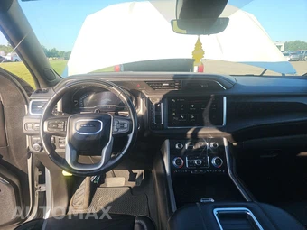 2024 GMC Yukon Denali - miniatura 11