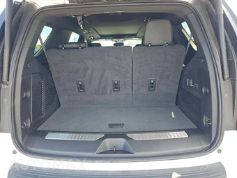 2024 GMC Yukon Denali - miniatura 15