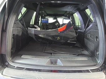 2024 GMC Yukon Denali 5SA - miniatura 17