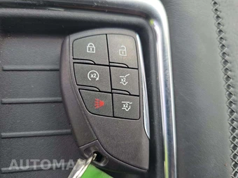 2024 GMC Yukon Denali 5SA - miniatura 5