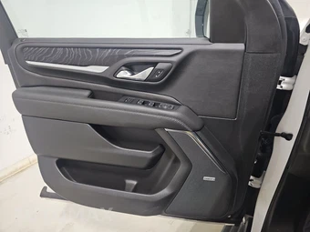 2024 GMC Yukon Denali 5SA - miniatura 9