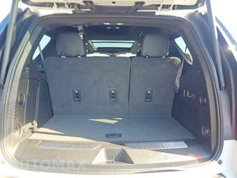 2024 GMC Yukon Denali 5SA - miniatura 17