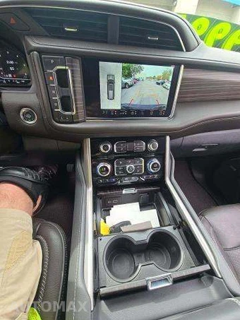 2024 GMC Yukon Denali 5SA - miniatura 11