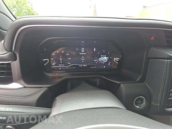 2024 GMC Yukon Denali 5SA - miniatura 9