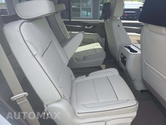 2024 GMC Yukon Denali 5SA - miniatura 14