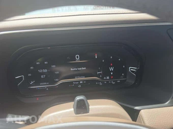 2024 GMC Yukon Denali 5SA - miniatura 6