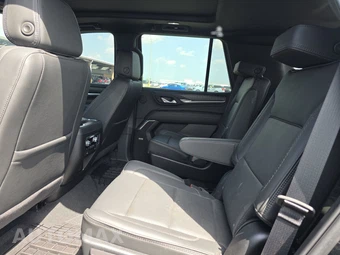 2024 GMC Yukon Denali 5SA - miniatura 13