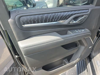 2024 GMC Yukon Denali 5SA - miniatura 9