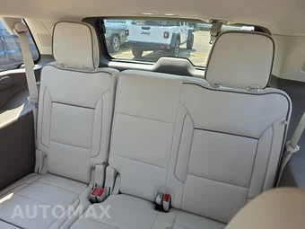 2024 GMC Yukon Denali 5SA - miniatura 17
