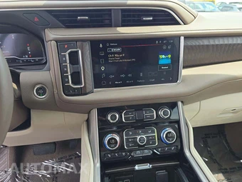 2024 GMC Yukon Denali 5SA - miniatura 10