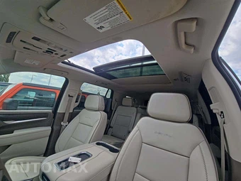 2024 GMC Yukon Denali 5SA - miniatura 11