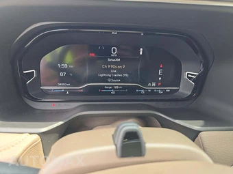 2024 GMC Yukon Denali 5SA - miniatura 9