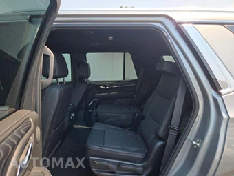 2024 GMC Yukon Denali 5SA - miniatura 10