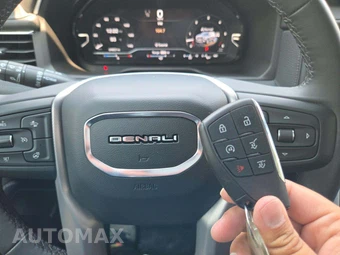 2024 GMC Yukon Denali 5SA - miniatura 5