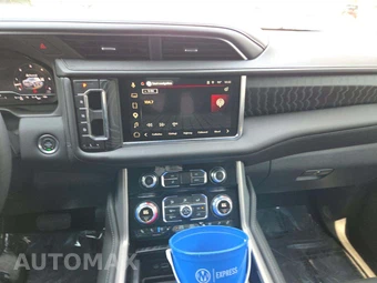 2024 GMC Yukon Denali 5SA - miniatura 7