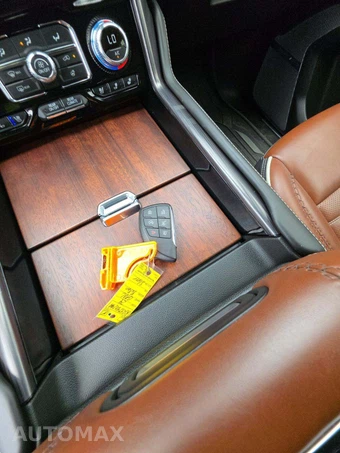 2024 GMC Yukon Denali Ultimate 5SB - miniatura 8