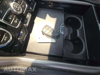 2024 GMC Yukon Denali XL - miniatura 8