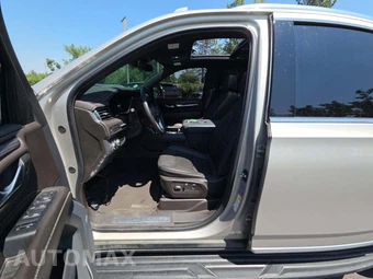 2024 GMC Yukon Denali XL 5SA - miniatura 3