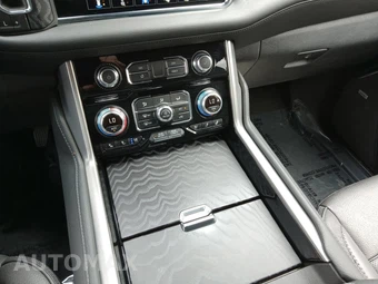 2024 GMC Yukon Denali XL 5SA - miniatura 17