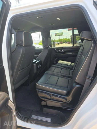 2024 GMC Yukon SLT 4SA - miniatura 13