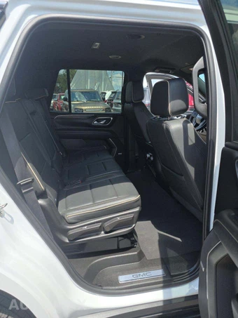 2024 GMC Yukon SLT 4SA - miniatura 17