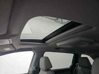 2024 Honda Odyssey Touring 118.1" WB - miniatura 18