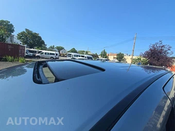 2024 Honda Odyssey Touring 118.1" WB - miniatura 9