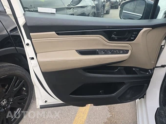 2024 Honda Odyssey Touring 118.1" WB - miniatura 9