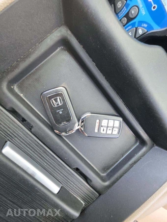 2024 Honda Odyssey Touring 118.1" WB - miniatura 8