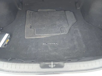 2024 Hyundai Elantra Limited - miniatura 16