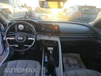 2024 Hyundai Elantra Limited - miniatura 17