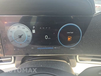 2024 Hyundai Elantra Limited - miniatura 12