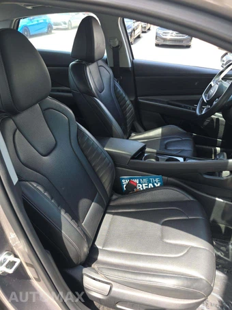 2024 Hyundai Elantra Limited - miniatura 18