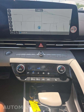 2024 Hyundai Elantra Limited - miniatura 10