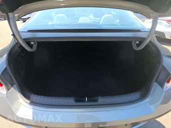 2024 Hyundai Elantra Limited - miniatura 14