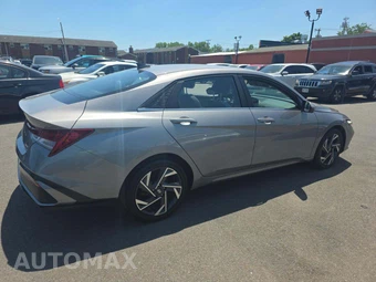 2024 Hyundai Elantra Limited - miniatura 3