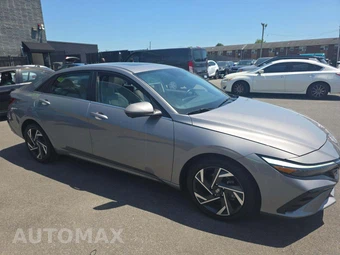 2024 Hyundai Elantra Limited - miniatura 4