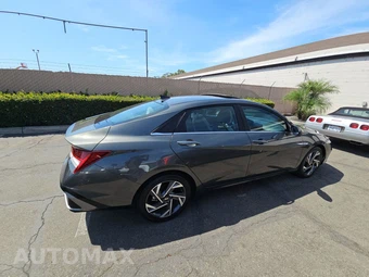 2024 Hyundai Elantra Limited - miniatura 4