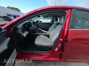 2024 Hyundai Elantra Limited - miniatura 6